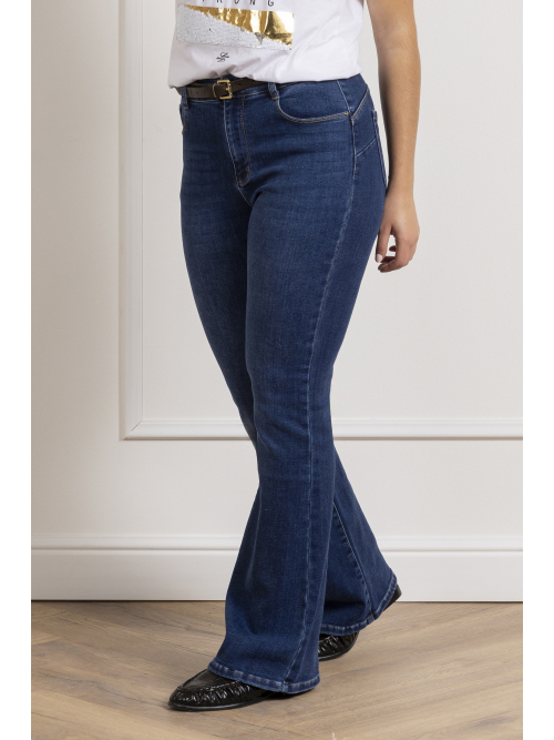 JEANS FIT. ZAMPA PUSH UP